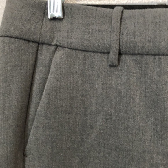 Kirkland Signature Modern Fit Comfort Stretch Ankle Pant Grey Women's 6 slacks - Picture 5 of 16